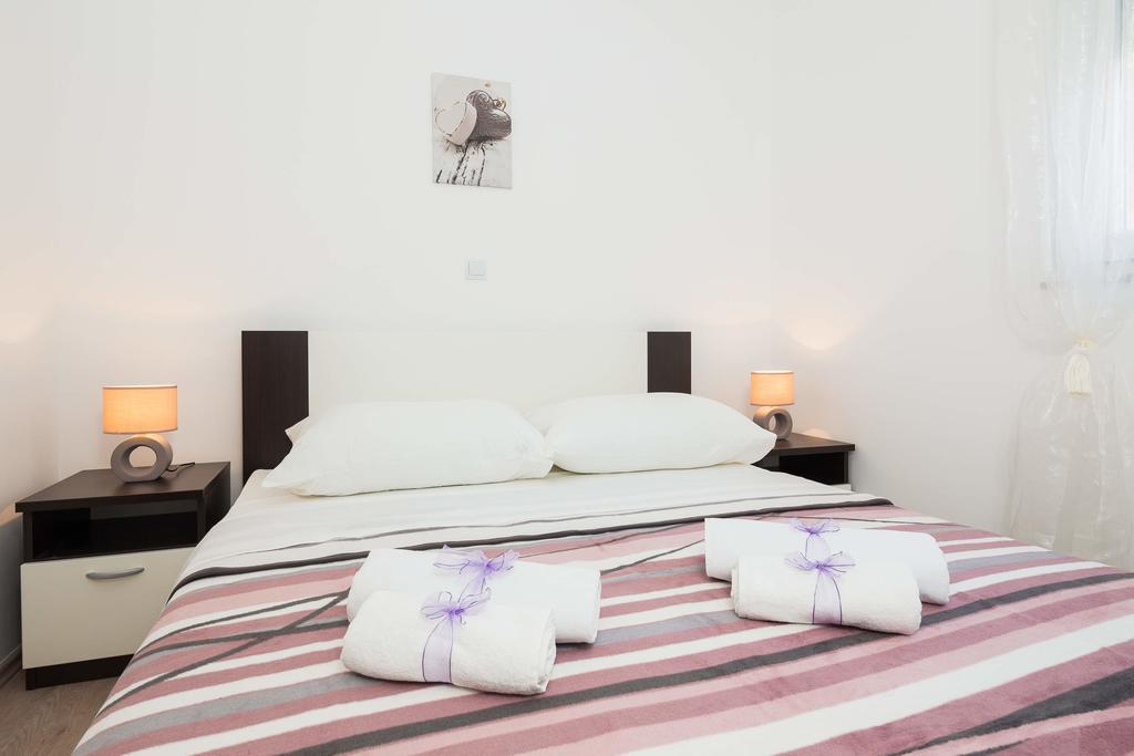 Apartments Sucic Sevid Rum bild
